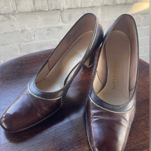 Vintage 1960s Brown Patent Leather Heels