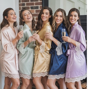 Custom Satin Robes With Lace Detailing, Personalized Bridesmaid Robe, Bridesmaid Matching Robes, Bridal Shower Robe, Gifts for Bridesmaid