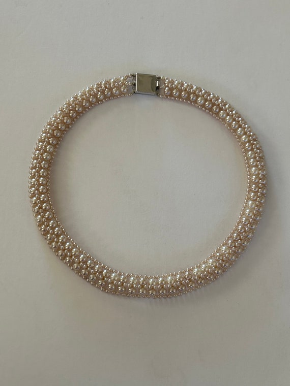 faux pearl choker - image 1