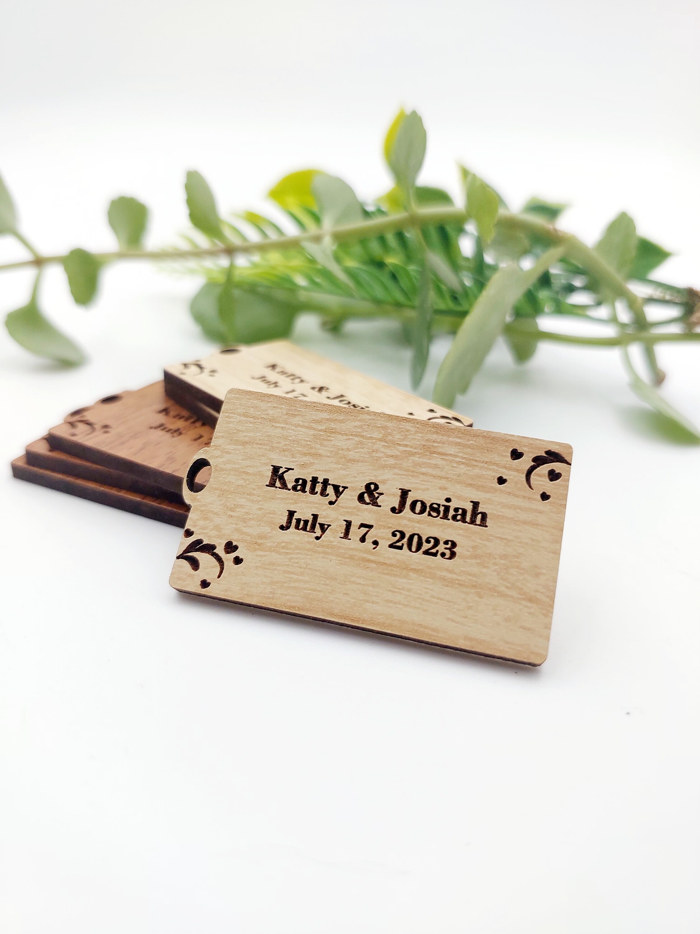 Personalized Hearth tag, Wedding Favors, Personalised Mr & Mrs Love, Personalised Wooden Wedding Favour Tags, Wooden Wedding Hearth, Thanks