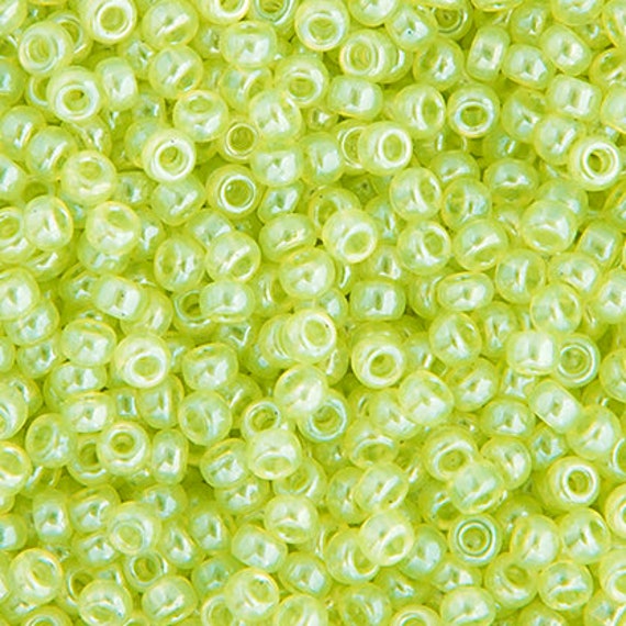 11-371, Miyuki 22g Pale Moss Green Luster 11-371, Miyuki 22g Pale Moss Green Luster