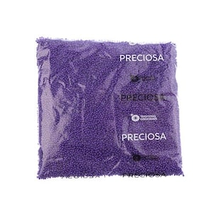 K&ouml;nnte beinhalten: Eine T&uuml;te mit lila Perlen, beschriftet mit "Preciosa Traditional Czech Beads".