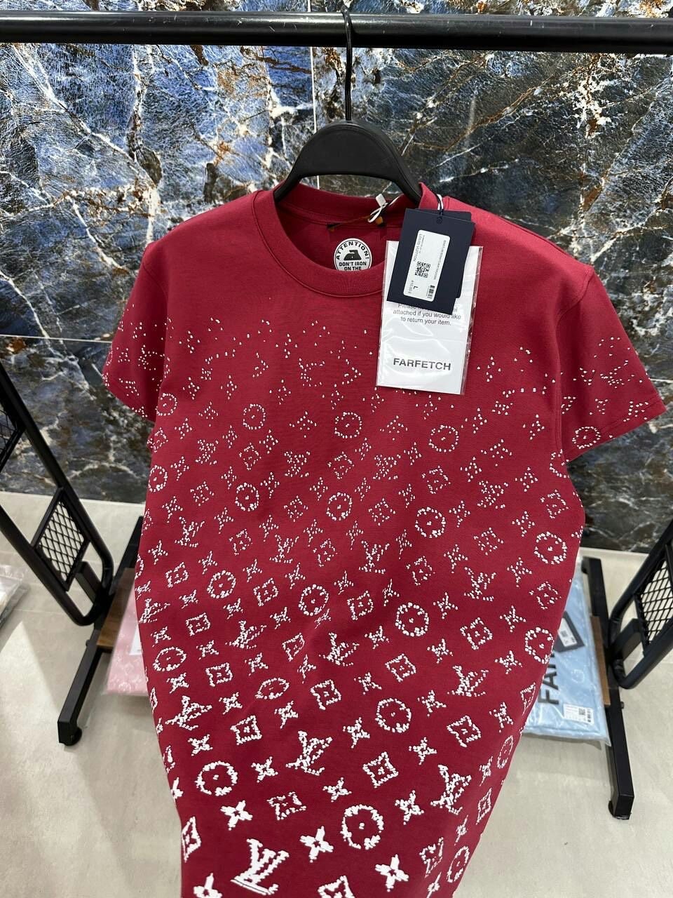 The Luxury Shopper - Louis Vuitton Monogram Gradient T-Shirt