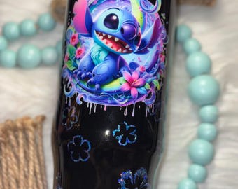 Bicchiere da 40 once ispirato a Stitch, regalo personalizzato con glitter floreale hawaiano per gli amanti della Disney