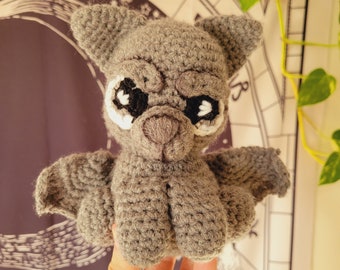 Halloween amigurumi gargoyle, advanced beginner crochet pattern - (no horns)