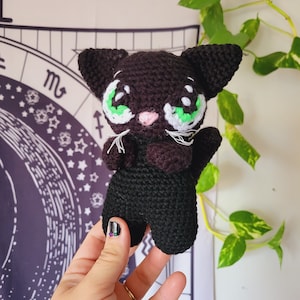 Chat noir amigurumi Halloween, patron crochet débutant