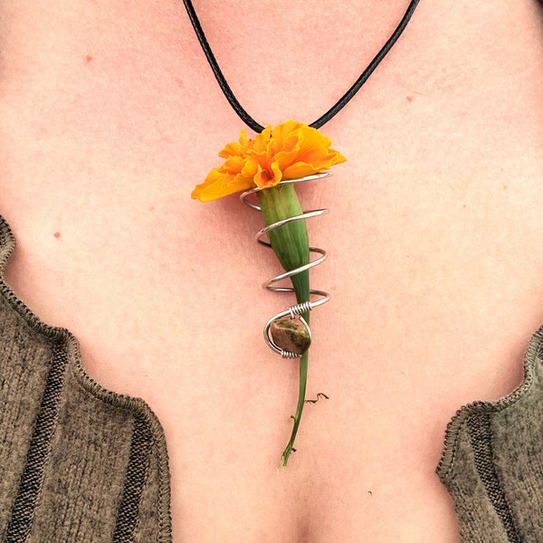Picker Charm Necklace | Flower Holder | Wire Wrapped Crystal Necklace | Twist Necklace | Hippy Jewelry | Gold Silver Necklace