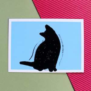 Carte imprimée illustrée chat noir A6 - fond bleu | art animalier minimaliste - cadeau pour amoureux des chats