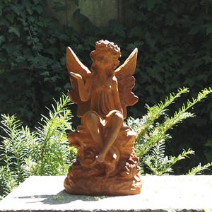 Estatua de hada de hierro fundido vintage - Decoración rústica para jardín, escultura mística para balcón y terraza.