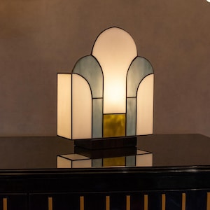 Art Deco “Metropolis Skyline” Table Lamp – Architectural Stained-Glass Light with Geometric Design