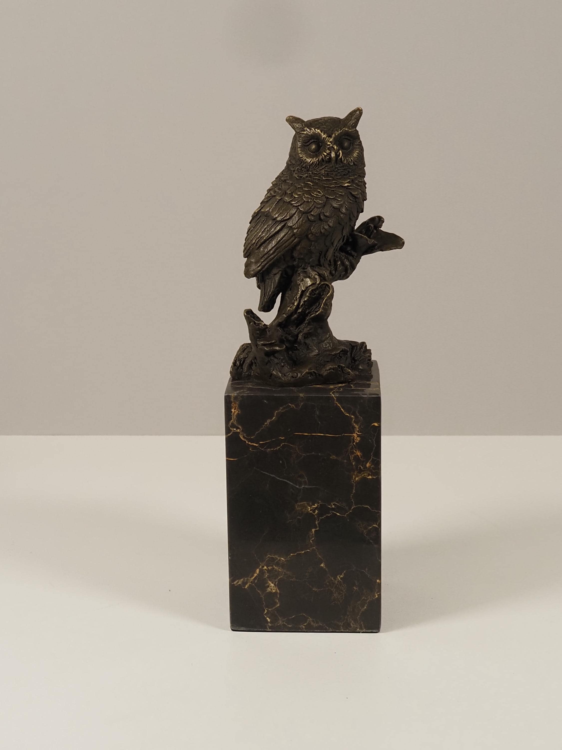 Majestic Bronze Owl of Wisdom &ndash; Symbol of Insight, Elegance, Intellectual Power & Timeless
