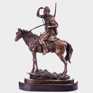 Exquisite Bronze Statue – Arabian Horse Rider Figurine