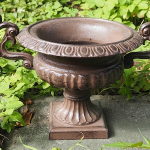 Gjutjärnsblomkruka Amphora – Hållbar dekorativ kruka för inomhus- och utomhusbruk