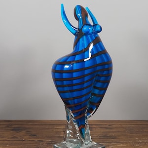 Elegante statuetta di ballerina in vetro di Murano fatta a mano: delicata scultura di danza per l&#39;arredamento della casa