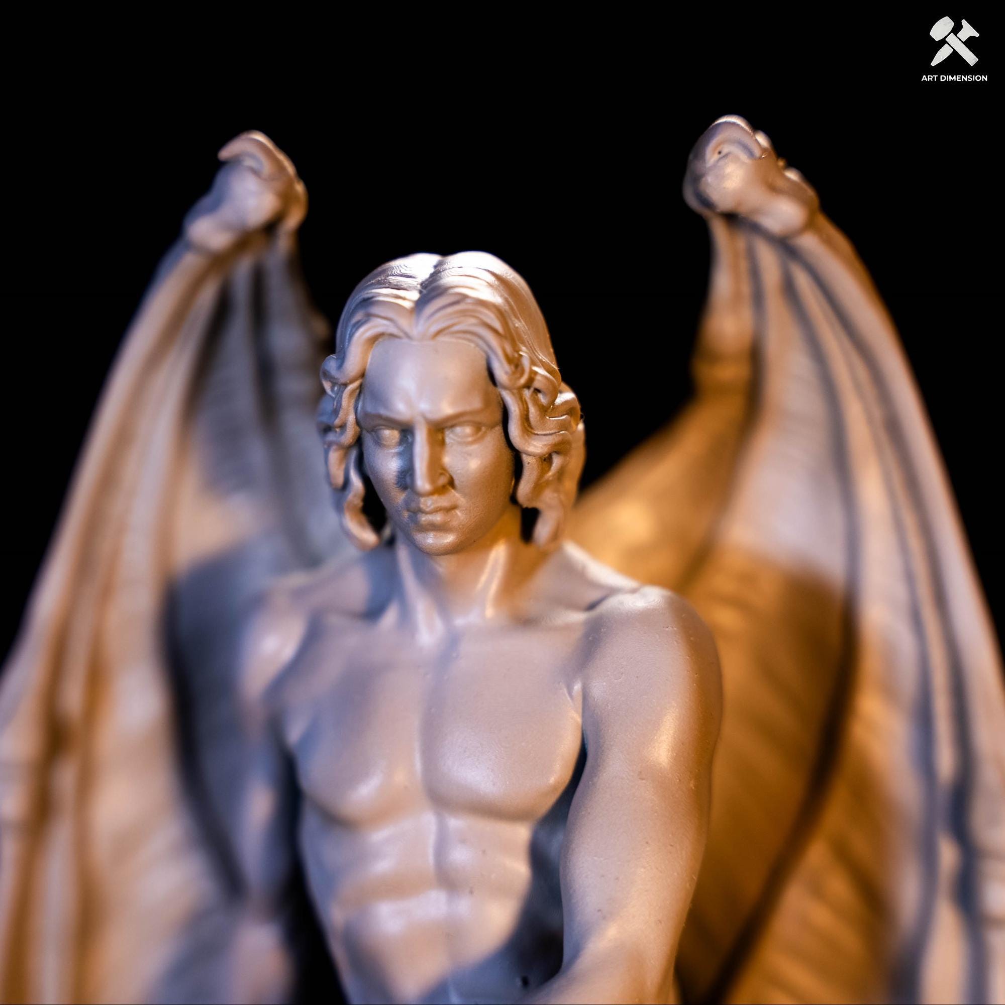 悪の天使。手描きの彫刻作品。ジョセフ・ギーフス作「ルシファー