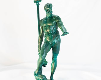 Scultura della fontana di Nettuno. Opera d'arte 3D dipinta a mano per una decorazione elegante. In marmo o bronzo.
