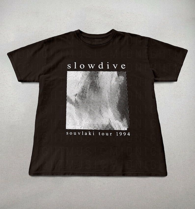 Slowdive Souvlaki-skjorta, 90-tals Shoegaze, Rachel Goswell, slowdive-grafik, slowdive-presenter, unisexskjorta, musikpresenter Dark Chocolate