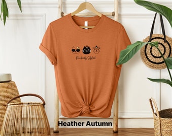 Purrfectly stilvolles T-Shirt, Katzen-T-Shirt, lustiges Katzen-Shirt, süßes Katzenmama-T-Shirt, Katzenliebhaber Geschenk, Katzenbesitzer, Schnurren-T-Shirt, Miau-T-Shirt