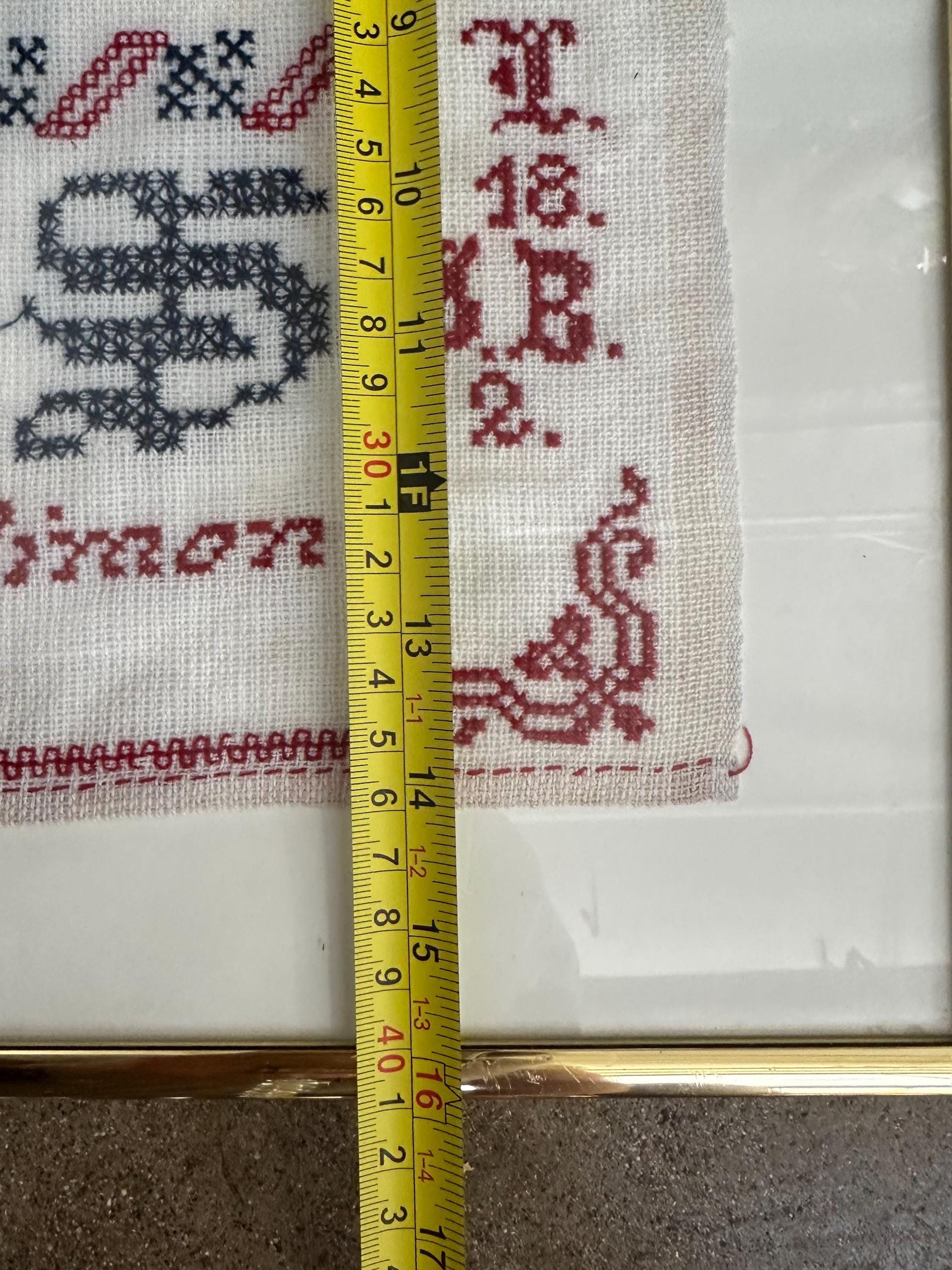 スウェーデン製、1891年作のアンティーク手縫い刺繍サンプラー 