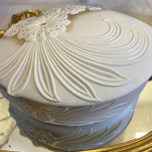 Kaiser Porcelain box