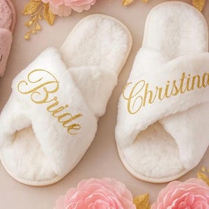 Personalized Fluffy Slippers Bridesmaid Slippers Bride Slipper Fuzzy Bridal Party Slippers Maid of Honor Gift Cozy Slippers Gift for Her