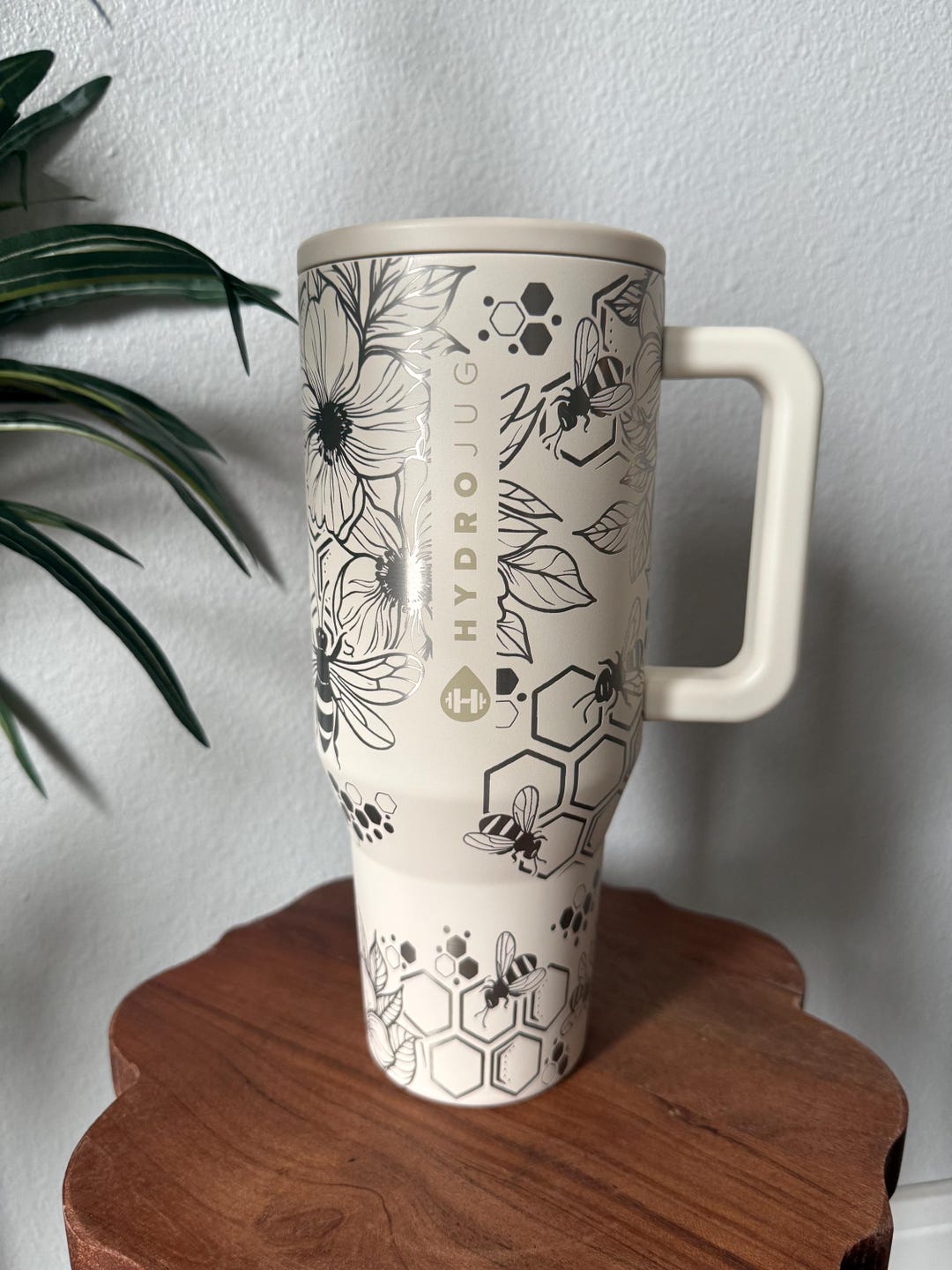 Bee Honeycomb | Hydrojug | Laser Engraved | Gift | 40oz - Etsy