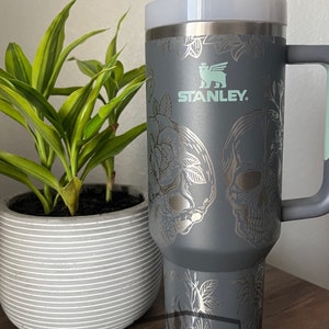 Gobelet désaltérant 2.0 | Crâne et roses | gravé au laser | 40 oz