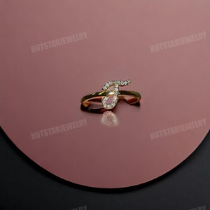 Anel de carta cursiva para presente de aniversário de menina 14K anel banhado a ouro amarelo prata esterlina uso diário anel de carta redondo diamante anel de carta