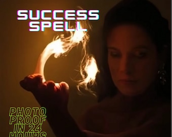 Puede incluir: Una mujer sosteniendo una llama con el texto "SUCCESS SPELL" y "PHOTO PROOF IN 24 HOURS" en una fuente de estilo neón. La imagen tiene una paleta de colores cálidos y dorados, siendo el rostro de la mujer y la llama los puntos focales.