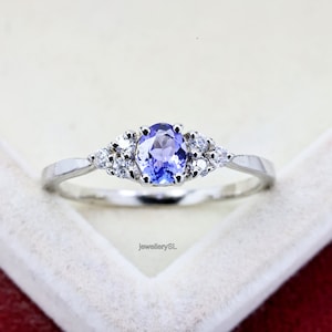 14k Gold Tanzanite Ring: Oval East West Gemstone Ring