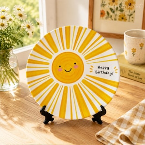 Personalisierter Geburtstagsteller, individuelles Keramik-Erinnerungsstück, Happy Birthday Sonne – Wohndekoration