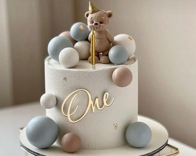 Fondant teddy bear cake topper, Standing teddy bear blowing the candle