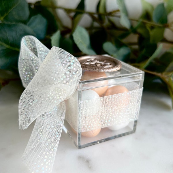 Acrylic favor boxes | Wedding Favors 5.5x5.5 cm Acrylic Boxes | Almond and Chocolate favors | Decorated favor Boxes | Acrylic Bonbonniere