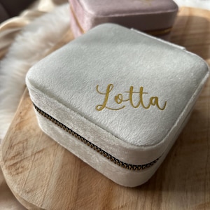 Schmuckbox personalisiert mit Name, Weihnachtsgeschenk, Schmuckaufbewahrung, Geschenkidee für Frauen, Brautjungfer JGA, Reise Must-have
