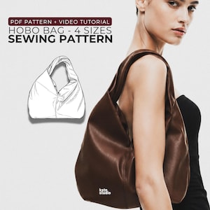Könnte beinhalten: Eine braune Hobo-Tasche mit einem einzelnen Schulterriemen. Die Tasche besteht aus einem glatten Material und hat eine abgerundete Form. Das Bild enthält auch eine Strichzeichnung der Tasche und den Text "PDF Pattern + Video Tutorial HOBO BAG - 4 SIZES SEWING PATTERN."
