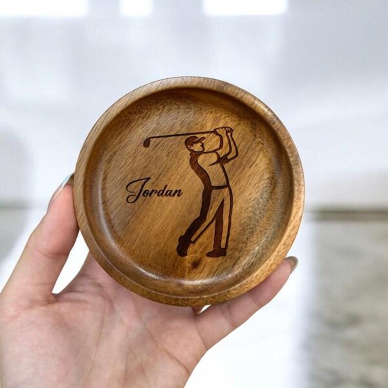 Anpassad golfringfat i trä – Graverad present till golfare Round