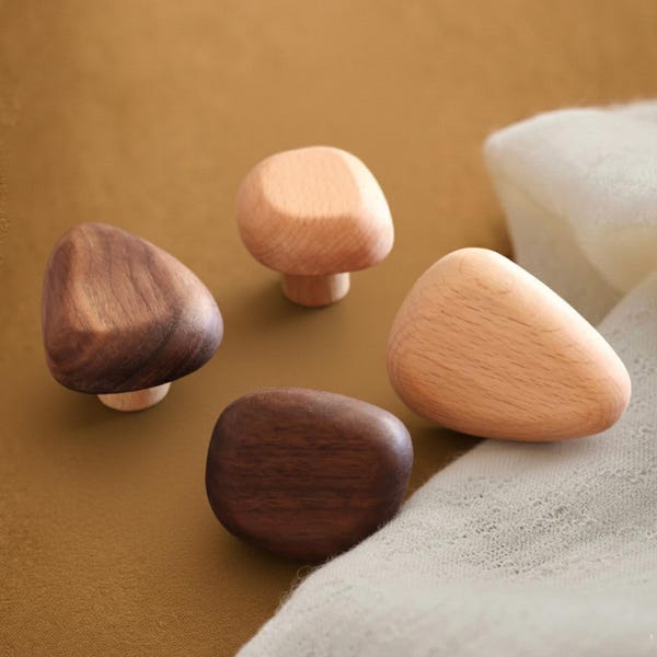 Naturliga lådhandtag i massivt trä – Nordic Pebble Design Slät valnöt/bok