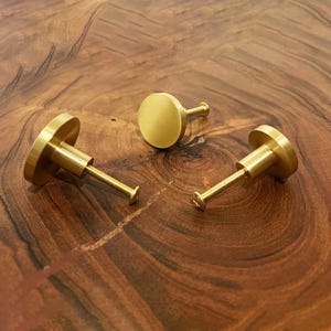 Solid Brass Cabinet Knobs – Brushed Gold Drawer Pulls for Kitchen Cupboard Wardrobe 25 mm 28 mm 32 mm Solid and Weighty Screws included