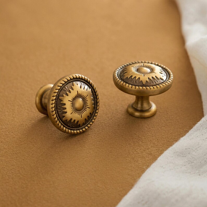 Cabinet Knobs Solid Brushed Brass Round – 30mm Smooth Antique Drawer Pull – Heavy Luxury Gold Knob for Dresser Kitchen Furniture Bild 1