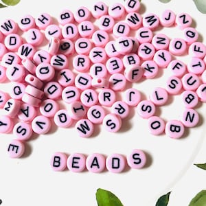 Cuentas de letras rosas de 10 mm para hacer pulseras, letras del alfabeto, cuentas y dijes, cuentas acrílicas del alfabeto, artículo imprescindible para hacer joyas.