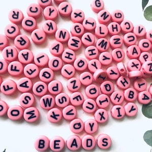 Cuentas de letras de melocotón de 10 mm/Alfabeto para hacer pulseras/ Letras de joyería de bricolaje/ Cuentas y dijes /Cuentas de alfabeto acrílico /Joyero imprescindible