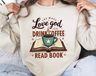 神を愛し、コーヒーを飲み、本を読むPNG、クリスチャンコーヒーの名言PNG、聖書を読むPNG、信仰昇華デザイン