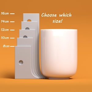 Op de afbeelding: Een witte keramische mok met een keuze aan maten van 8 tot 16 centimeter. Kies de maat! De mok staat naast een liniaal met maatverdelingen in centimeters.