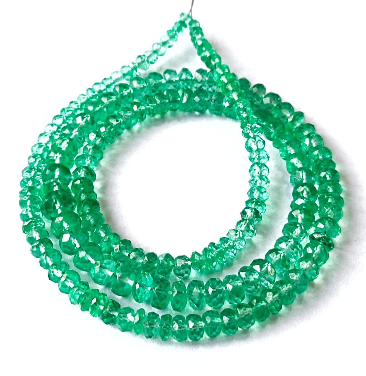 Perles ovales lisses émeraude zambienne naturelle 8-13 mm brin de