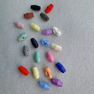 Toggle buttons  Various Colours and sizes 18/19/20mm . Tracked 48 Postage