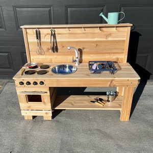 Mud Kitchen with oven and backsplash Bild 3