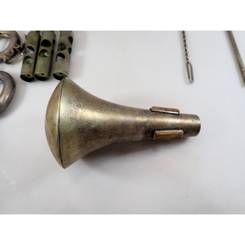 Corneta vocal C.G. Conn C-D-B bemol, rara, de época, de 1912, número de serie 123313 - Restaurada imagen 9