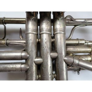 Corneta vocal C.G. Conn C-D-B bemol, rara, de época, de 1912, número de serie 123313 - Restaurada imagen 15