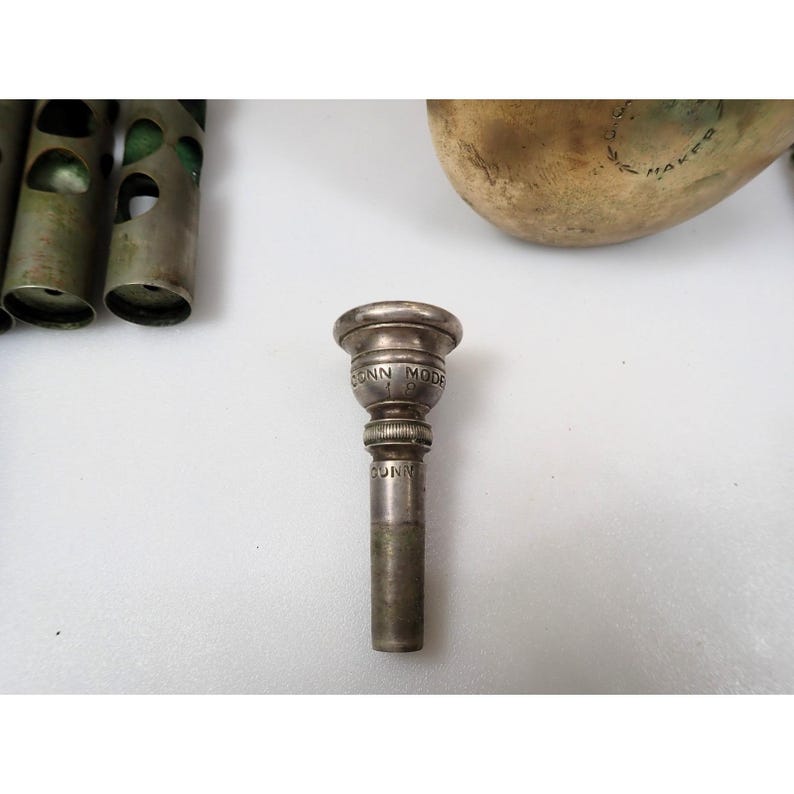 Corneta vocal C.G. Conn C-D-B bemol, rara, de época, de 1912, número de serie 123313 - Restaurada imagen 8