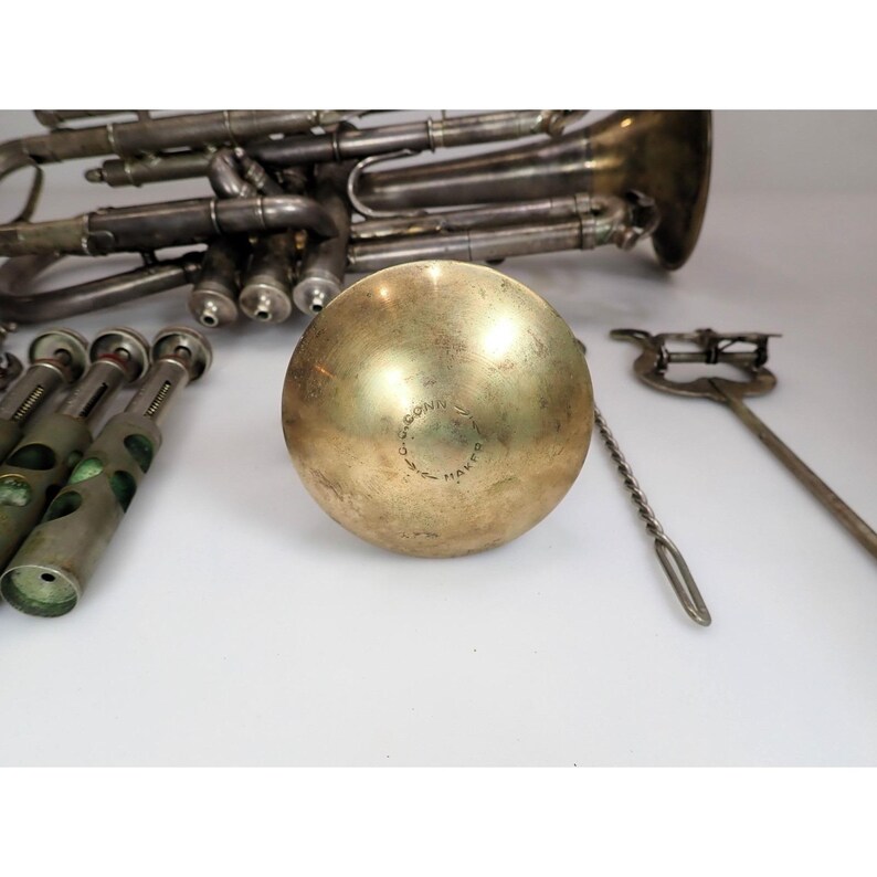 Corneta vocal C.G. Conn C-D-B bemol, rara, de época, de 1912, número de serie 123313 - Restaurada imagen 7